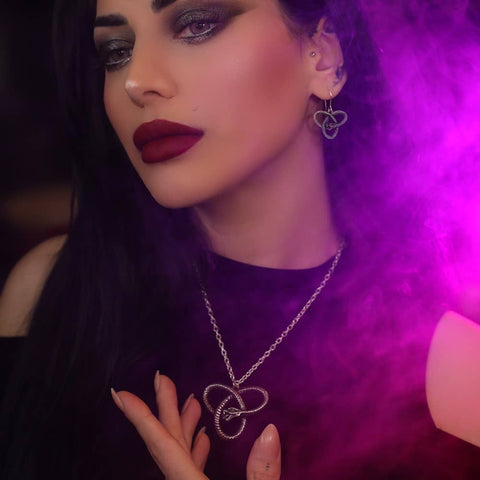 Eve's Triquetra (Pendant)